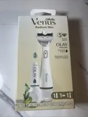 Gillette Venus Radiant Skin Women's Razor + Olay Moisturizer for Dry & Sensitive
