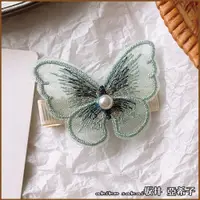 在飛比找PChome24h購物優惠-『坂井．亞希子』日本森林系手工刺繡蝴蝶造型髮夾