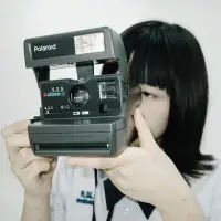 在飛比找Yahoo!奇摩拍賣優惠-稀奇古怪研究所 Polaroid2000寶麗來拍立得相機 生