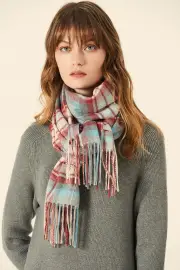 Checked Merino Wool Scarf Australia– Crafted From 90% Merino, 10% Alpaca, Red Blue Gradient