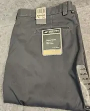 Dockers Basic Khaki Pants Men's 40x29 Relaxed Fit No Wrinkle Flat Front Gray NEW