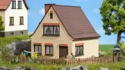 HO Scale Buildings - 66604 - Small Residential House - Kit