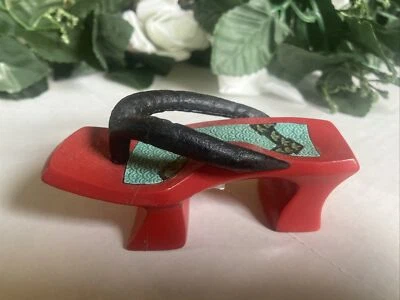 Just the Right Shoe ‘Kutsuya’ 2001 By Raine Originals Item #25114 COA JTRS
