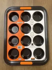 12 Cup Muffin Tray LE CREUSET Toughened Non-Stick Metal Bakeware Pan NWT 16x23