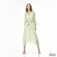 在飛比找momo購物網優惠-【iROO】點點紋理印花長洋裝