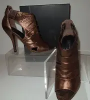 NIB STEVEN Steve Madden "Merritt" Bronze Leather Peep Toe Booties 7M