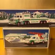 HESS Flatbead Truck with Helicopter (never opened) and Ladder Truck 1994 [097]