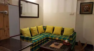 LAVENDER - Elegantly done furnished 1BR apartment in Nugegoda