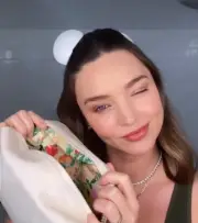 KORA ORGANICS HOLIDAY BEAUTY BAG NWT MIRANDA KERR FLORAL VELVET SKINCARE MAKEUP