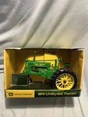 John Deere BN Unstyled Tractor Ertl Britains Die-Cast Metal brand new in box WOW