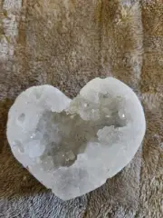 BEAUTIFUL MORROCAN DRUZY AGATE GEODE HEART 124 GRAMS
