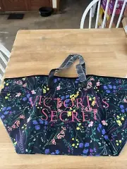 New Victoria's Secret Weekender Bag Tote Floral Print Zip Closure NEW