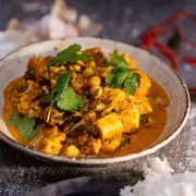 Organic Westbourne Lane Veg Curry, Cauliflower, Sweet Potato, Paneer, Cashew Butter Sauce – Fresh, healthy organic delivery | Doorstep Organics.