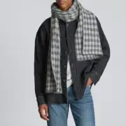 NWT Everlane The Alpaca Patterned Scarf in Gray Check $125 Size OS