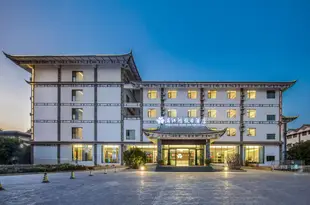 大理滿江鴻假日酒店(原洱海龍山主題智能酒店)Manjianghong Holiday Hotel
