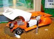 1934 34 CHRYSLER AIRFLOW FACTORY CUSTOM LIMITED EDITION 1/64 HW RADICALROD
