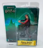Neca Harry Potter HARRY POTTER with Wand and Base Action Figure NECA NEW