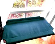 3072 - PAWS INDOORS WINDOW SEAT, CAT BED, CAT SUN LOUNGER, BOTTLE GREEN