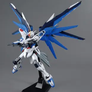 BANDAI MG 1/100 鋼彈SEED 自由鋼彈 Ver.2.0 組裝模型 萬年東海