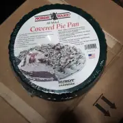 New Nordic Ware Covered Pie Pan Bundt Green Usa Made 9"