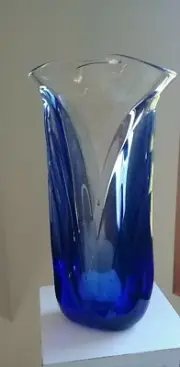 Michael Von Shearer (Spirit Glass) 2002 Elegant Hand Blown 12" Tall 5" Wide Vase