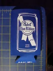NEW UNUSED PABST BLUE RIBBON 16oz CAN KOOZIE WHITE ON BLUE! PBR COOZIE ONE PINT