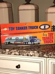 NEW IN BOX 1994 SUNOCO ULTRA 94 OCTANE BATTERY OP TANKER TRUCK 1st SERIES RARE