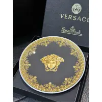 在飛比找蝦皮購物優惠-正品 VERSACE 凡賽斯   LOGO 女王頭 托盤 陶