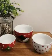 2017 Crate & Barrel Snowman Nesting Red White 3 Bowl Set Joan Anderson NEW