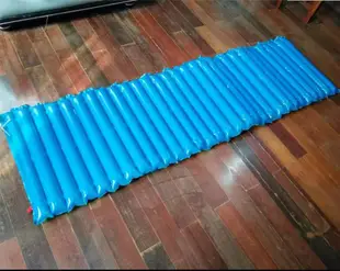 藍色充氣床墊野外露營墊應急條形波動便捷式救災氣柱型充氣墊