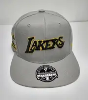 Mitchell & Ness "L.A LAKERS" Hardwood Classics Fitted Hat Mens: 7
