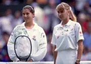 Steffi Graf of Germany Monica Seles of Yugoslavia pose together pr- Old Photo