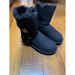 UGG 黑色交叉金屬圓釦掛飾雪靴 中筒靴 純羊毛內裡 23號