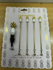 A pineapple-themed cocktail muddler and bottle stopper set（69）