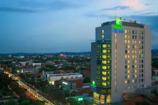 三寶瓏新邦利馬智選假日飯店Holiday Inn Express Semarang Simpang Lima