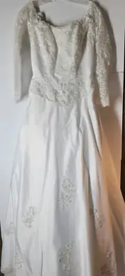 Best Bridal Classic White Wedding Dress With Train Size 10 New With Tags Reduced