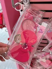 在飛比找Yahoo!奇摩拍賣優惠-♥小花花日本精品♥ Hello Kitty 蝴蝶結造型手錶 