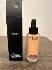 MAC Studio Waterweight SPF 30 Foundation NC 35
