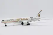 JC Wings XX20323 Etihad B777-200 Fast & Furious 7 A6-LRE Diecast 1/200 AV Model