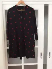TAKING SHAPE TUNIC BLACK AND RED SIZE S PONTE WARM NEW