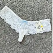 NWT b.tempt’d Lace Kiss Thong White Women's Size 6
