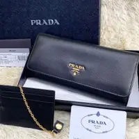 在飛比找蝦皮購物優惠-PRADA 錢包 識別證套 Saffiano皮革 金 mer