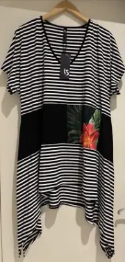 TS TAKING SHAPE Stay In Line Striped Top Black & White Size S (16-20) *NWTS*