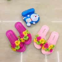 在飛比找ETMall東森購物網優惠-夏可愛韓版花朵居家塑膠兒童拖鞋
