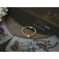 在飛比找ETMall東森購物網優惠-ANGEL 法式巴黎珍珠雕花閃耀鋯石戒指(金色)