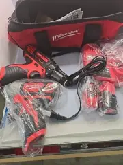 Milwaukee M12 2-Tool Combo Kit 3497-22: Hammer Drill/Driver and Impact Driver