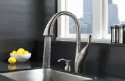 Delta Faucet Berkley Single Handle Pull-down Kitchen Faucet w/ Soap Dispenser