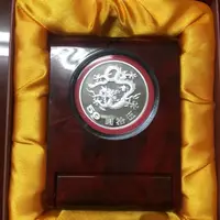 在飛比找蝦皮購物優惠-2000年 龍年 台銀限量發行千禧年紀念幣 銀幣 千禧龍 8