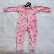 Bonds BXW8W I2R Pink Stars Printed Ribbed Zip Wondersuit Romper Size 00 New