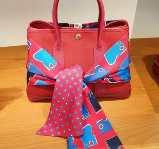限時降價❤️ 全新 Hermes Maxi Twilly 愛瑪仕 新款 紅藍配色 寬版絲巾